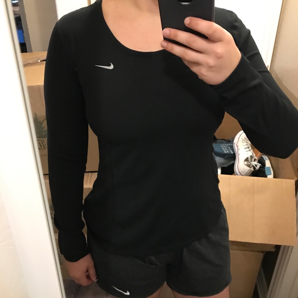 Nike women’s running long sleeve shirt
